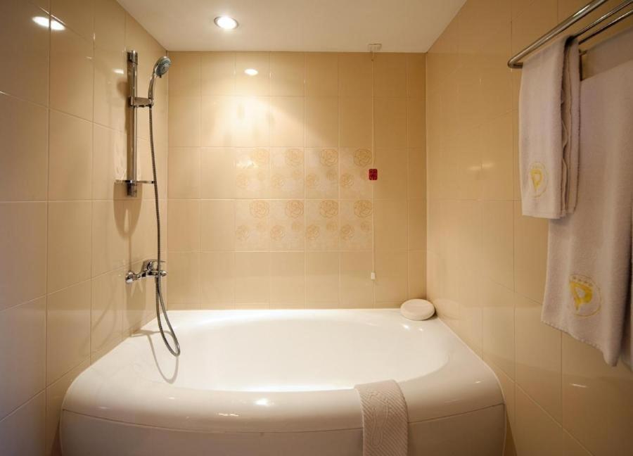 Hotel Panorama Veliko Tarnovo Extérieur photo